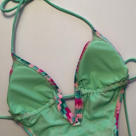 Gianni Bini One Piece Cut Off Swimsuit - Picture 3 of 3